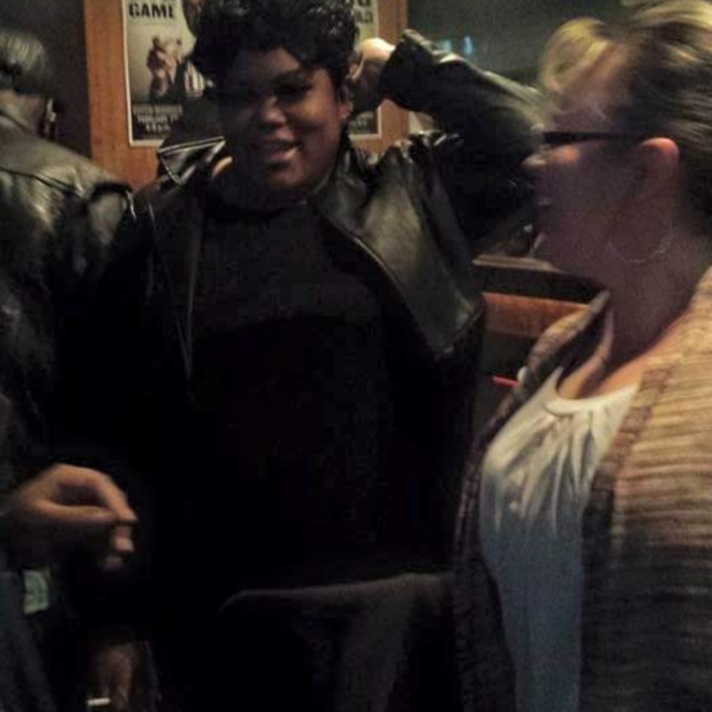 Meet your Posher, Derricka